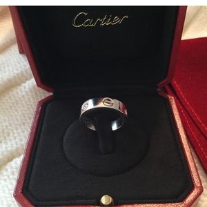 💢SOLD💢Cartier 18K white gold love ring
